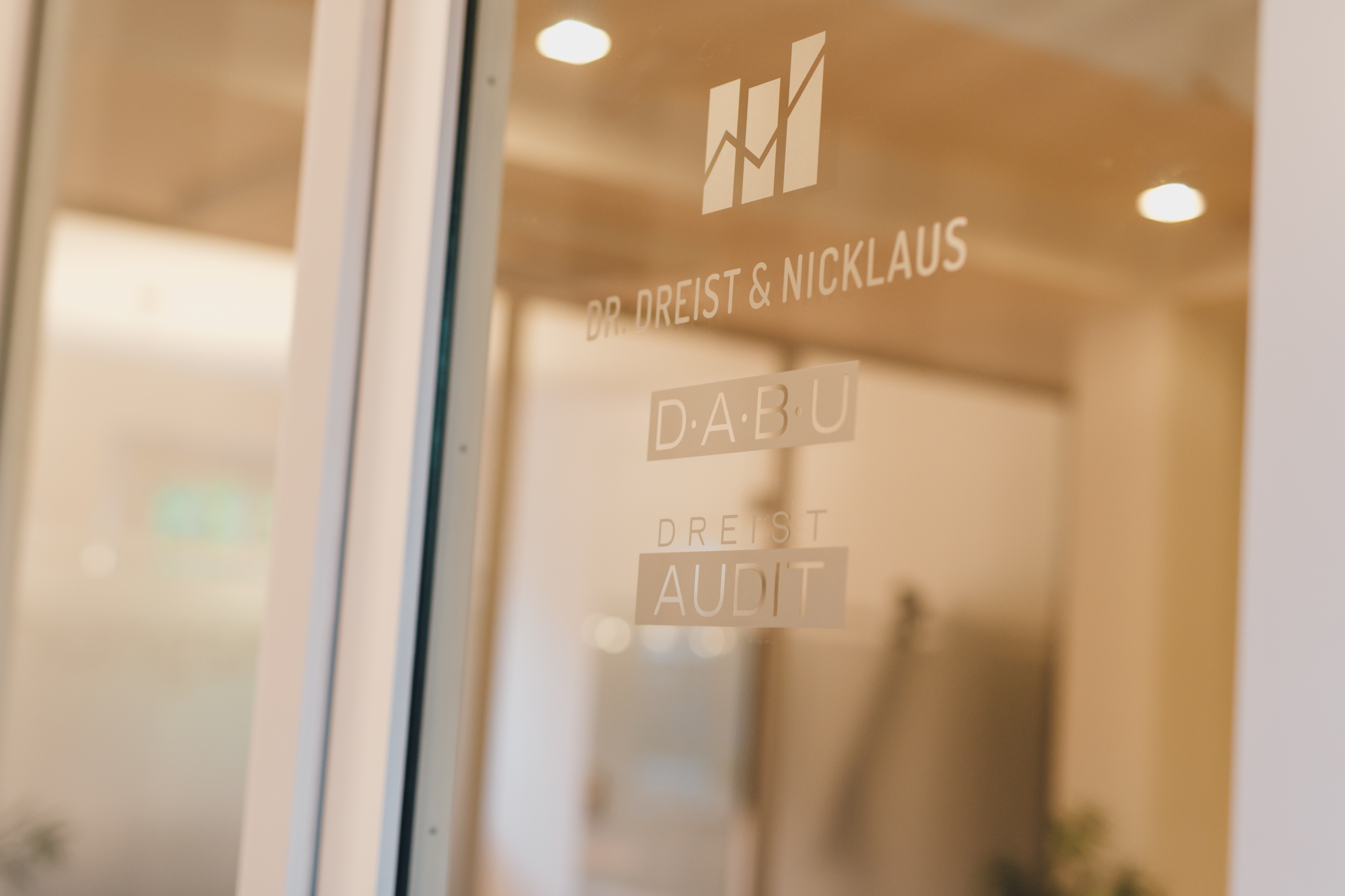 Steuerbüro: Tür - Dr. Dreist & Nicklaus StB PartG mbB